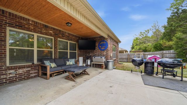 110 ABERDEEN DR, Oakland, TN 38060