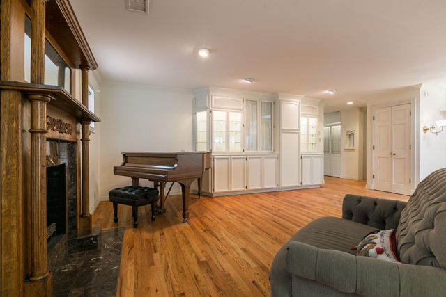 1220 Monroe Street NE, Albuquerque, NM 87110