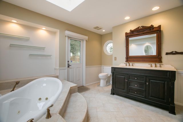 1220 Monroe Street NE, Albuquerque, NM 87110