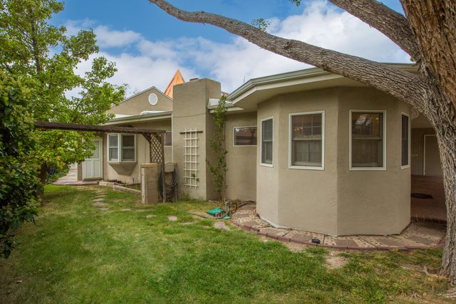 1220 Monroe Street NE, Albuquerque, NM 87110