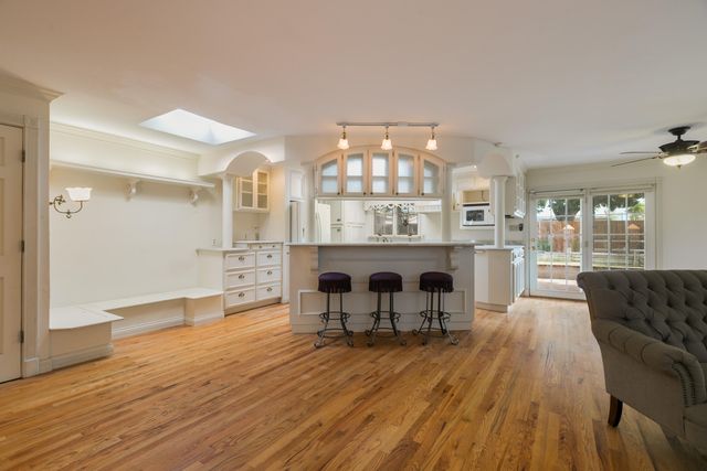 1220 Monroe Street NE, Albuquerque, NM 87110