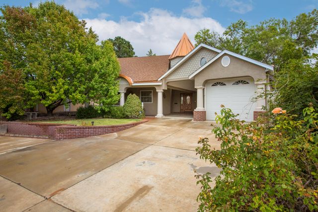 1220 Monroe Street NE, Albuquerque, NM 87110