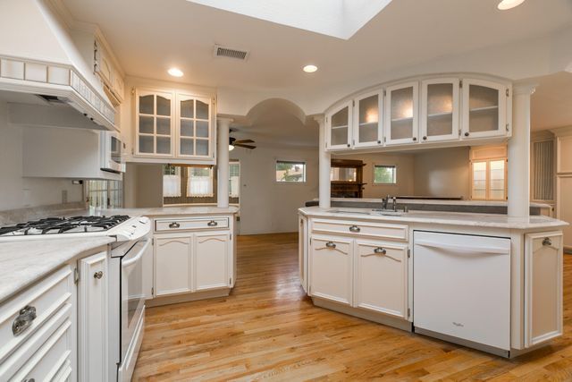 1220 Monroe Street NE, Albuquerque, NM 87110