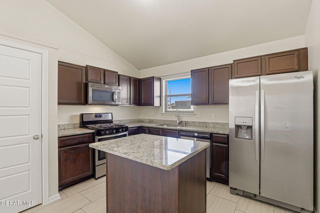 4945 GEORGE FERNANDEZ, El Paso, TX 79938