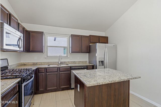 4945 GEORGE FERNANDEZ, El Paso, TX 79938