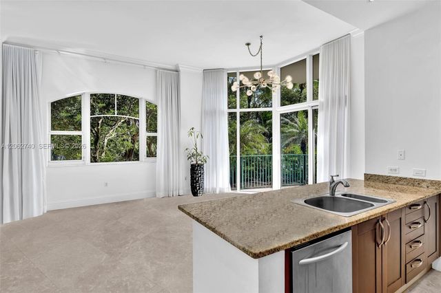 20000 E Country Club Dr 110, Aventura, FL 33180
