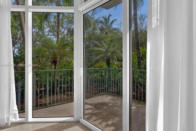 20000 E Country Club Dr 110, Aventura, FL 33180