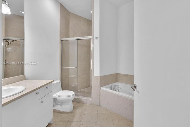 20000 E Country Club Dr 110, Aventura, FL 33180