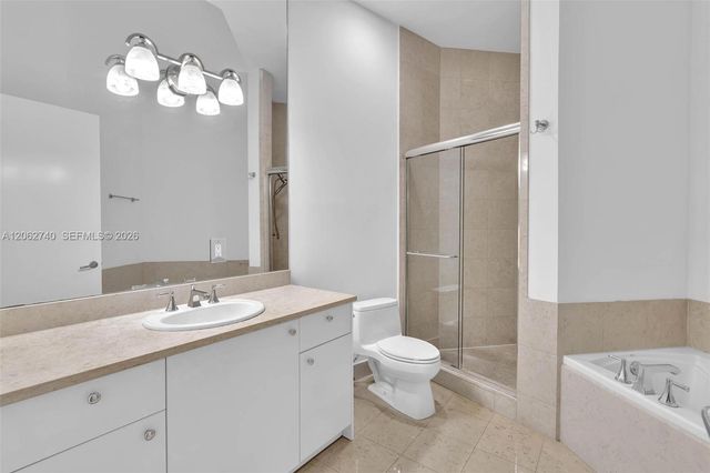 20000 E Country Club Dr 110, Aventura, FL 33180