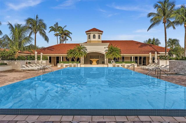 20000 E Country Club Dr 110, Aventura, FL 33180