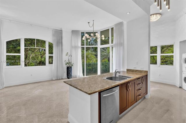 20000 E Country Club Dr 110, Aventura, FL 33180