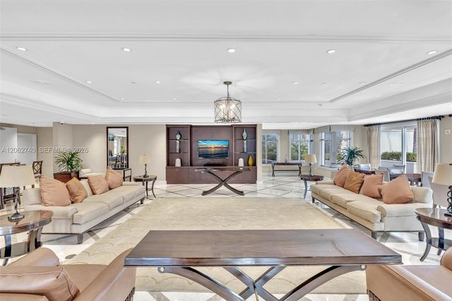 20000 E Country Club Dr 110, Aventura, FL 33180