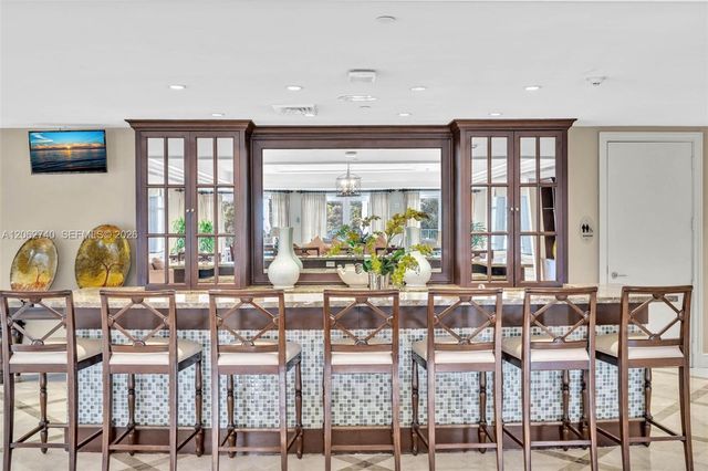 20000 E Country Club Dr 110, Aventura, FL 33180