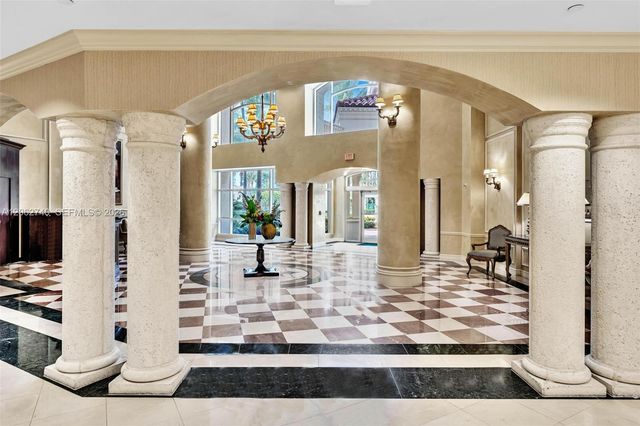 20000 E Country Club Dr 110, Aventura, FL 33180