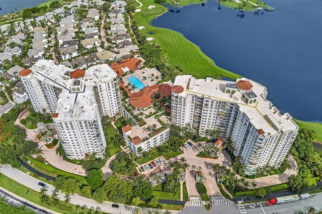 20000 E Country Club Dr 110, Aventura, FL 33180