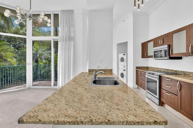 20000 E Country Club Dr 110, Aventura, FL 33180