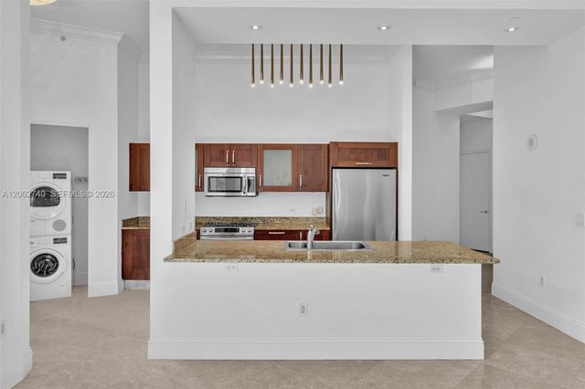 20000 E Country Club Dr 110, Aventura, FL 33180