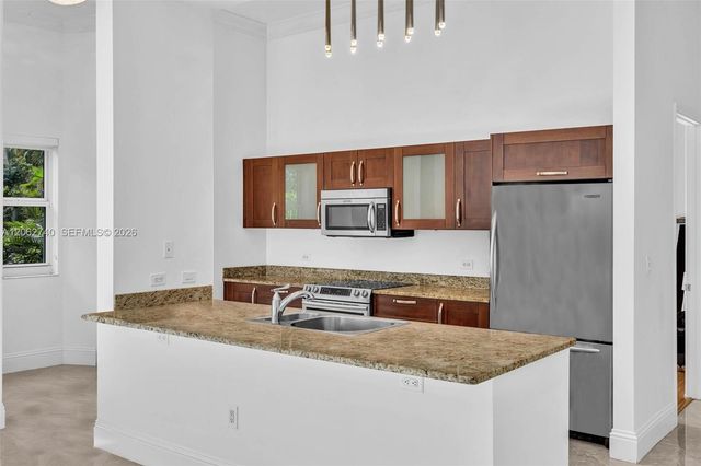 20000 E Country Club Dr 110, Aventura, FL 33180