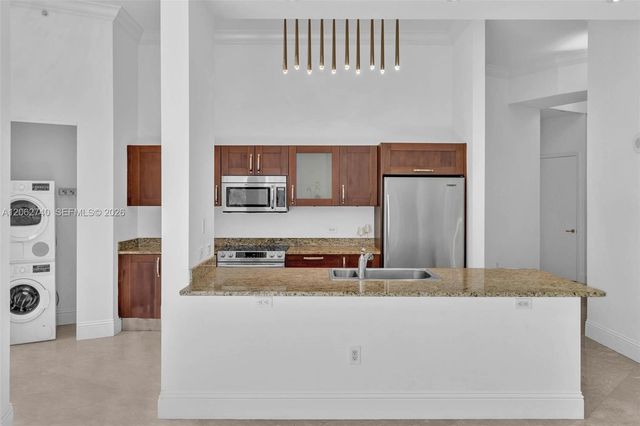 20000 E Country Club Dr 110, Aventura, FL 33180