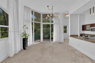 20000 E Country Club Dr 110, Aventura, FL 33180