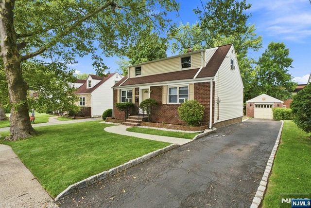 654 Howard Street, Teaneck, NJ 07666