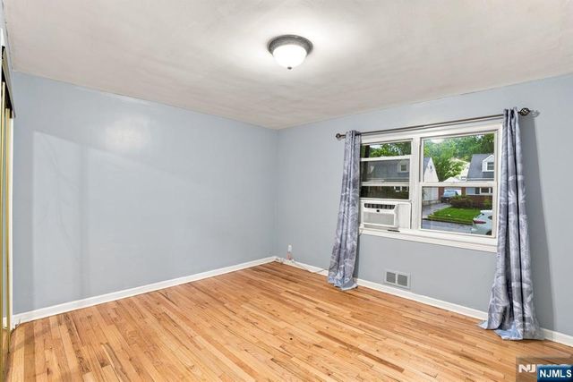 654 Howard Street, Teaneck, NJ 07666