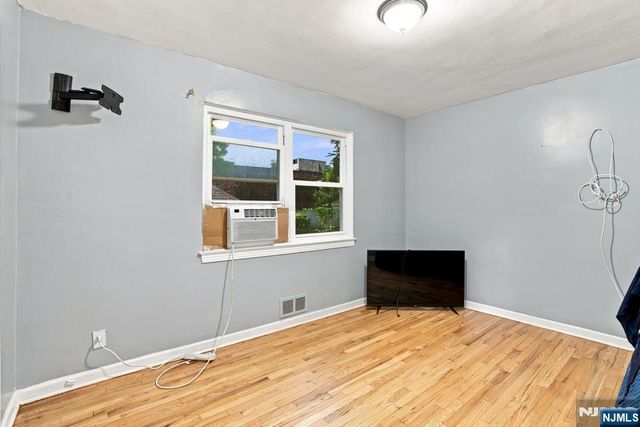654 Howard Street, Teaneck, NJ 07666