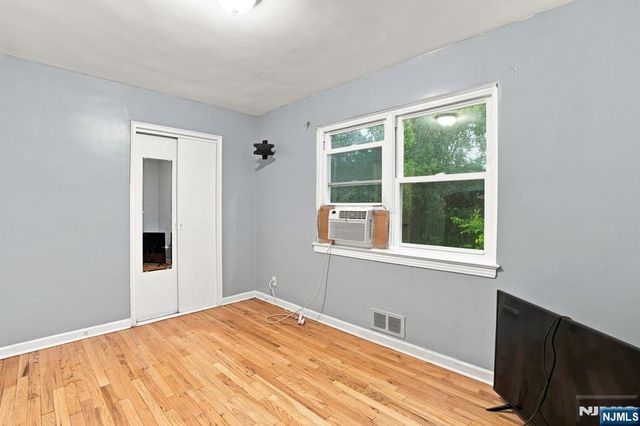 654 Howard Street, Teaneck, NJ 07666