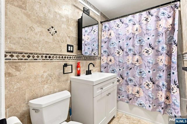 654 Howard Street, Teaneck, NJ 07666