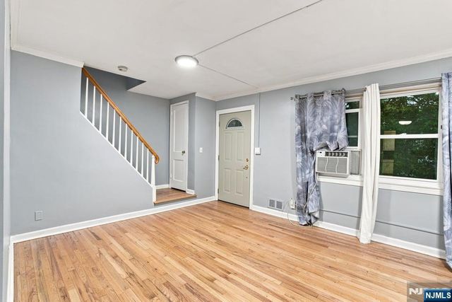 654 Howard Street, Teaneck, NJ 07666
