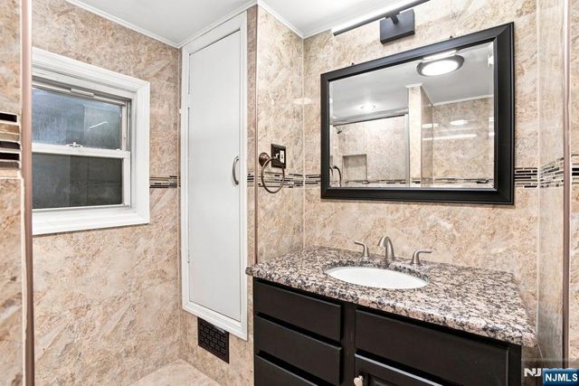 654 Howard Street, Teaneck, NJ 07666