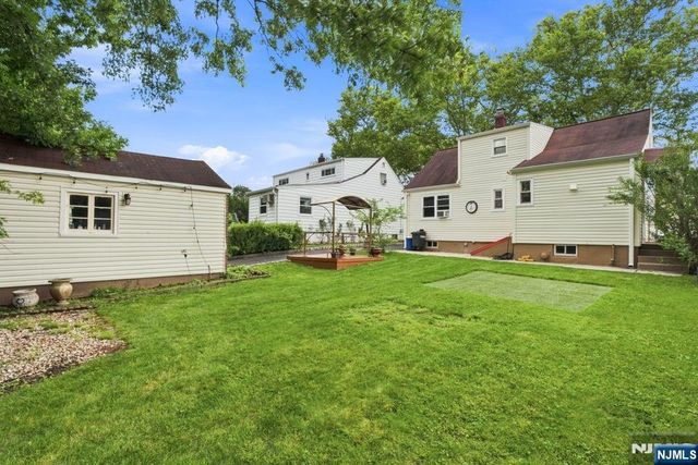 654 Howard Street, Teaneck, NJ 07666