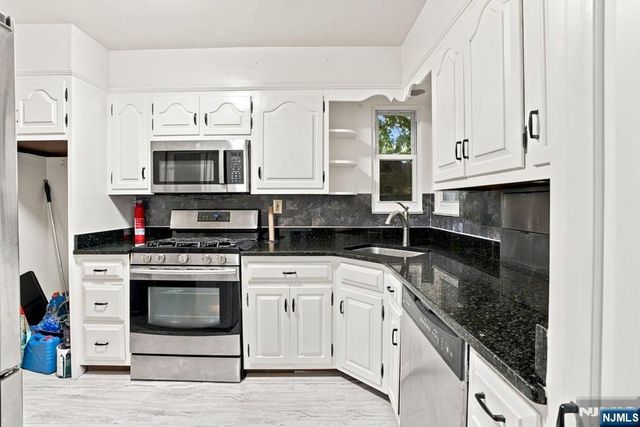 654 Howard Street, Teaneck, NJ 07666