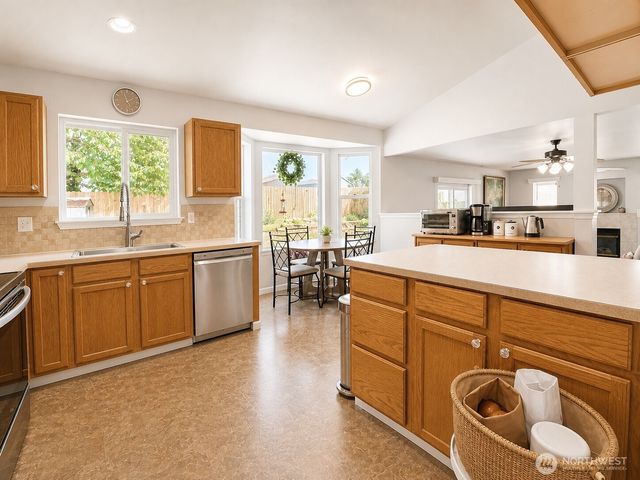 1823 164th Street E, Tacoma, WA 98445
