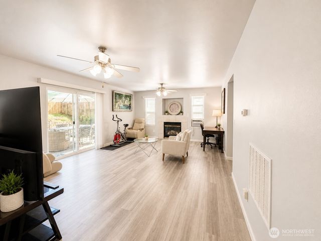 1823 164th Street E, Tacoma, WA 98445