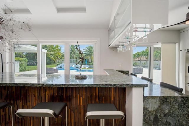 14090 SW 34th St, Miami, FL 33175