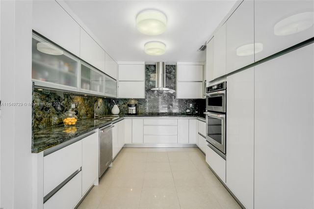 14090 SW 34th St, Miami, FL 33175