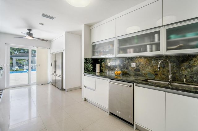 14090 SW 34th St, Miami, FL 33175