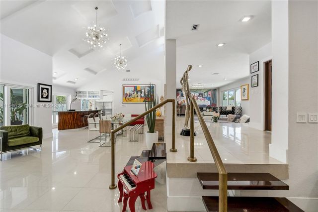 14090 SW 34th St, Miami, FL 33175