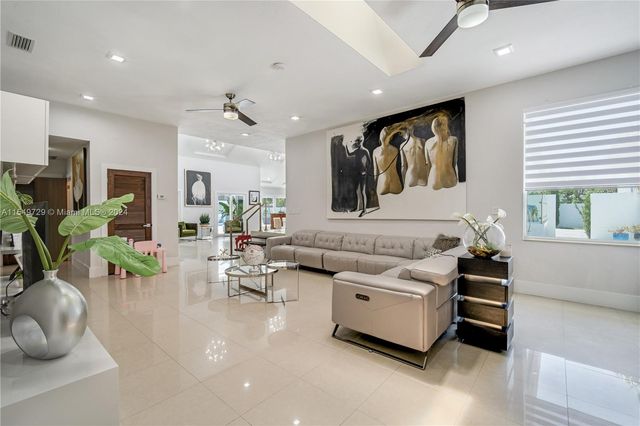 14090 SW 34th St, Miami, FL 33175