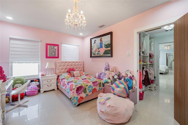 14090 SW 34th St, Miami, FL 33175
