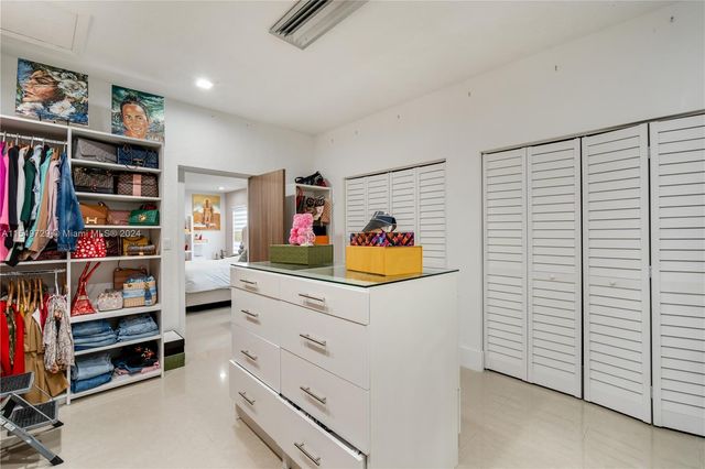 14090 SW 34th St, Miami, FL 33175