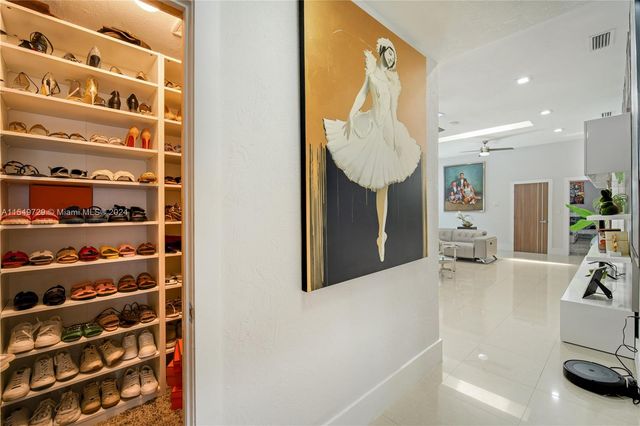 14090 SW 34th St, Miami, FL 33175
