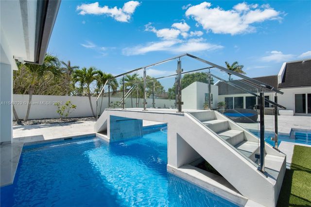 14090 SW 34th St, Miami, FL 33175
