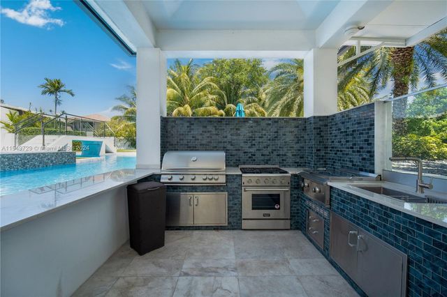 14090 SW 34th St, Miami, FL 33175