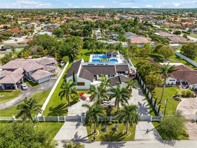 14090 SW 34th St, Miami, FL 33175