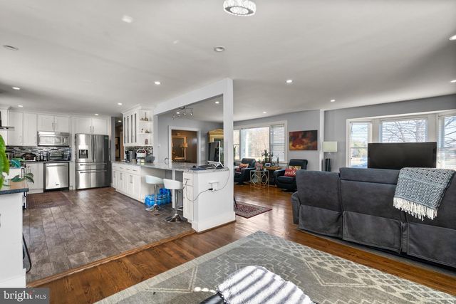 6401 DORSEY RD, Gaithersburg, MD 20882