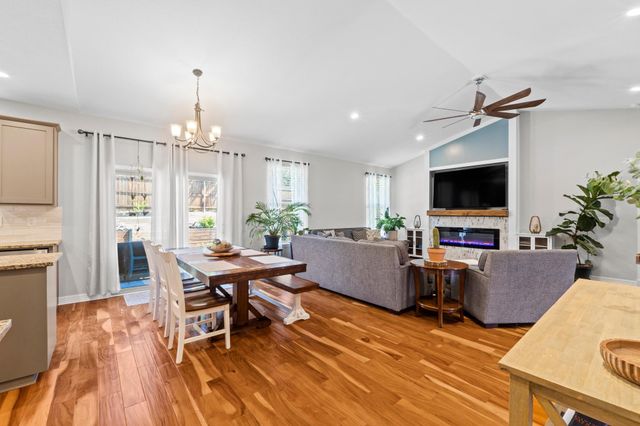 3905 Clinton LN, Lago Vista, TX 78645