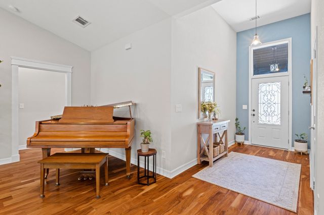 3905 Clinton LN, Lago Vista, TX 78645