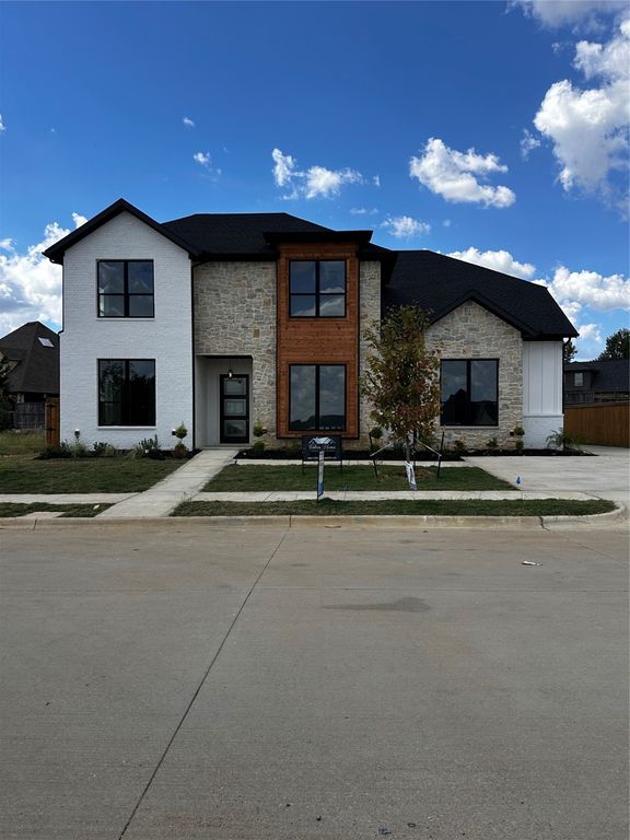 13712 W Riviera Drive, Fort Worth, TX 76028